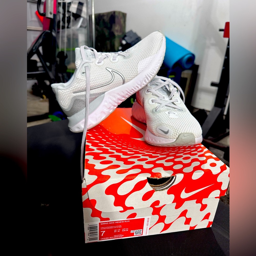 Semi new Nike renew run